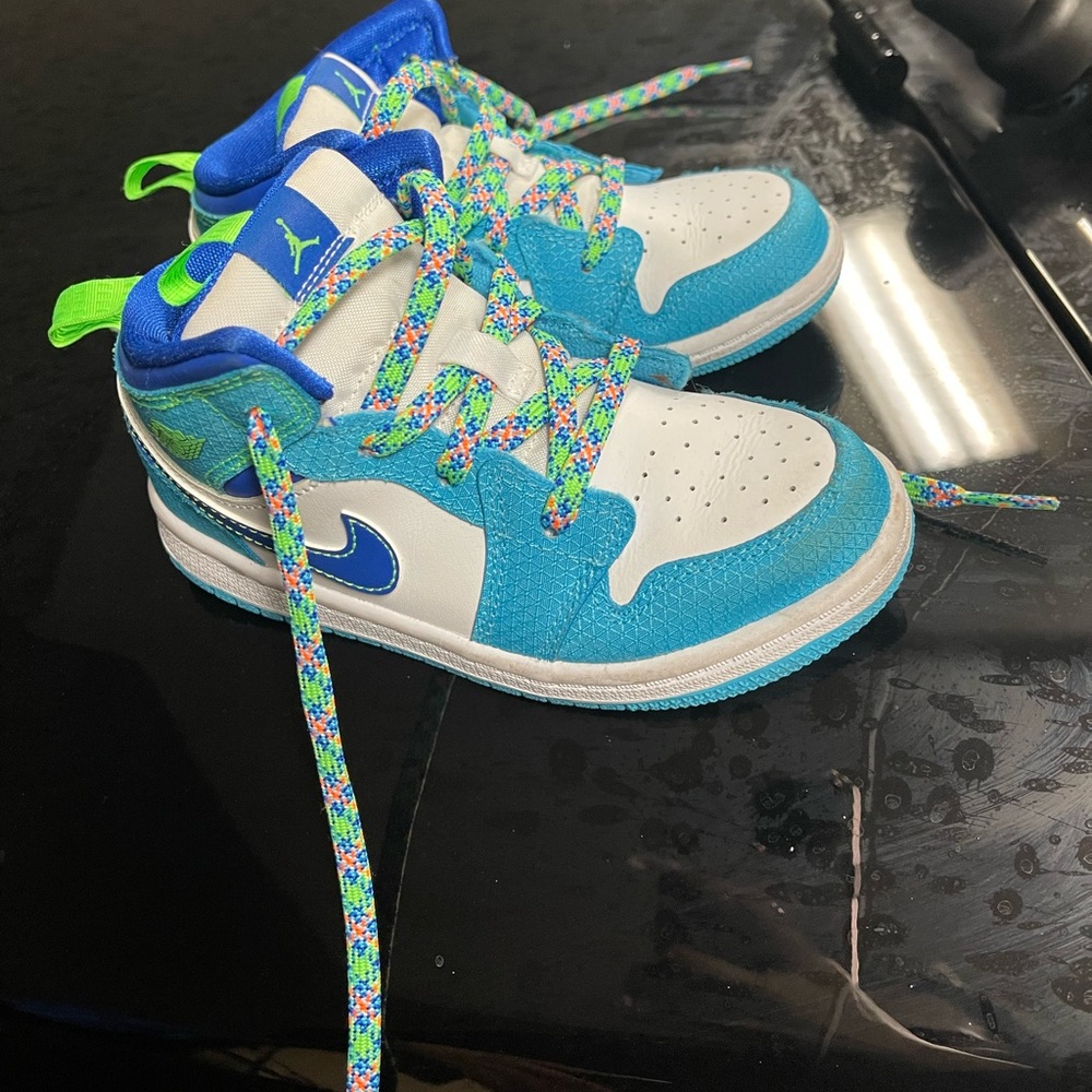 NIKE Jordan Retro size 10 Toddler